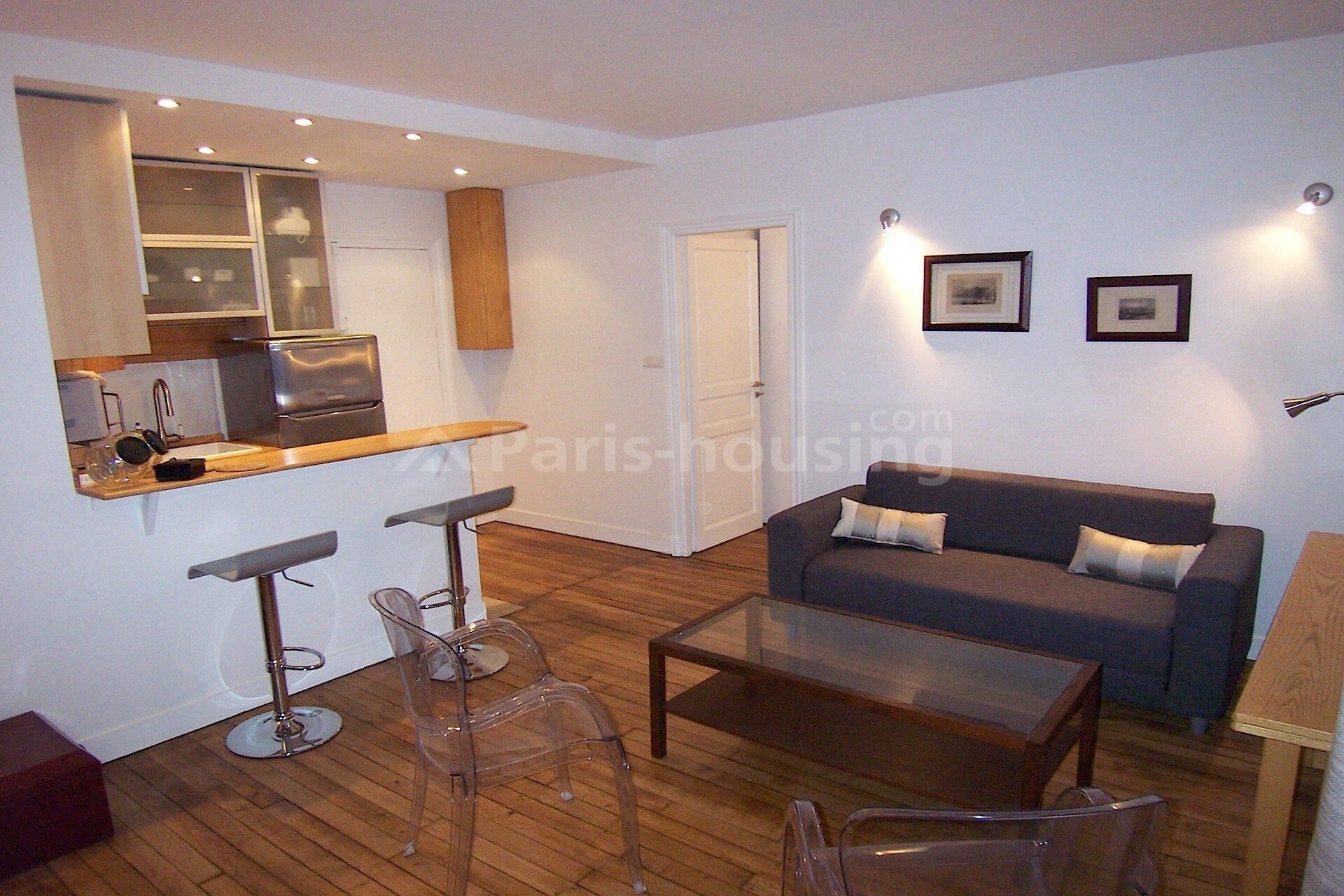 Location appartement meublé, Paris 7ème, 2 pièces, 33.71m2 - Ref: 140151 - Paris-housing - Image 2