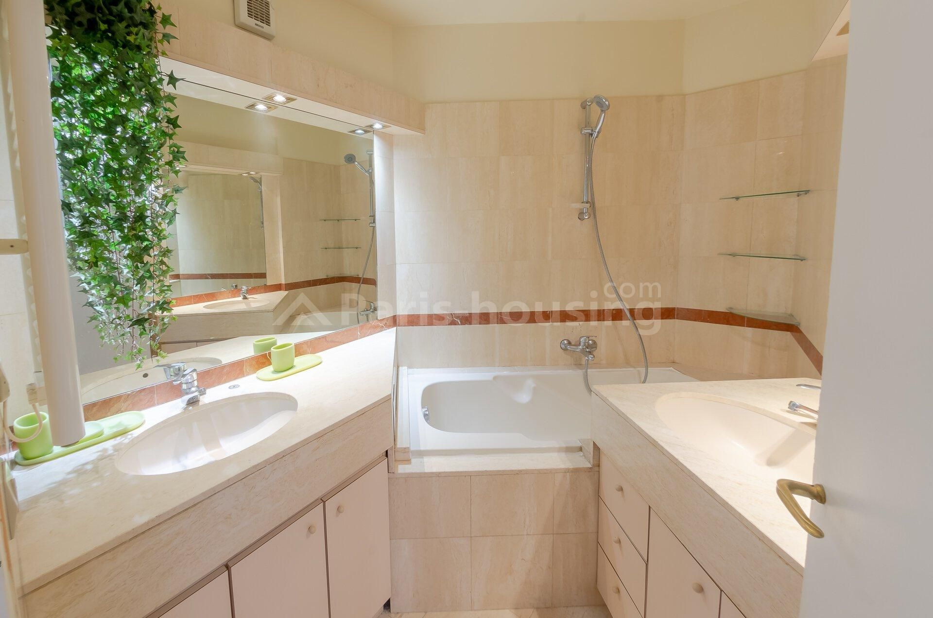 Apartment for rent furnished, Paris 15ème, 2 bedrooms, 73m2 - Ref: 140593 - Paris-housing - Image 9