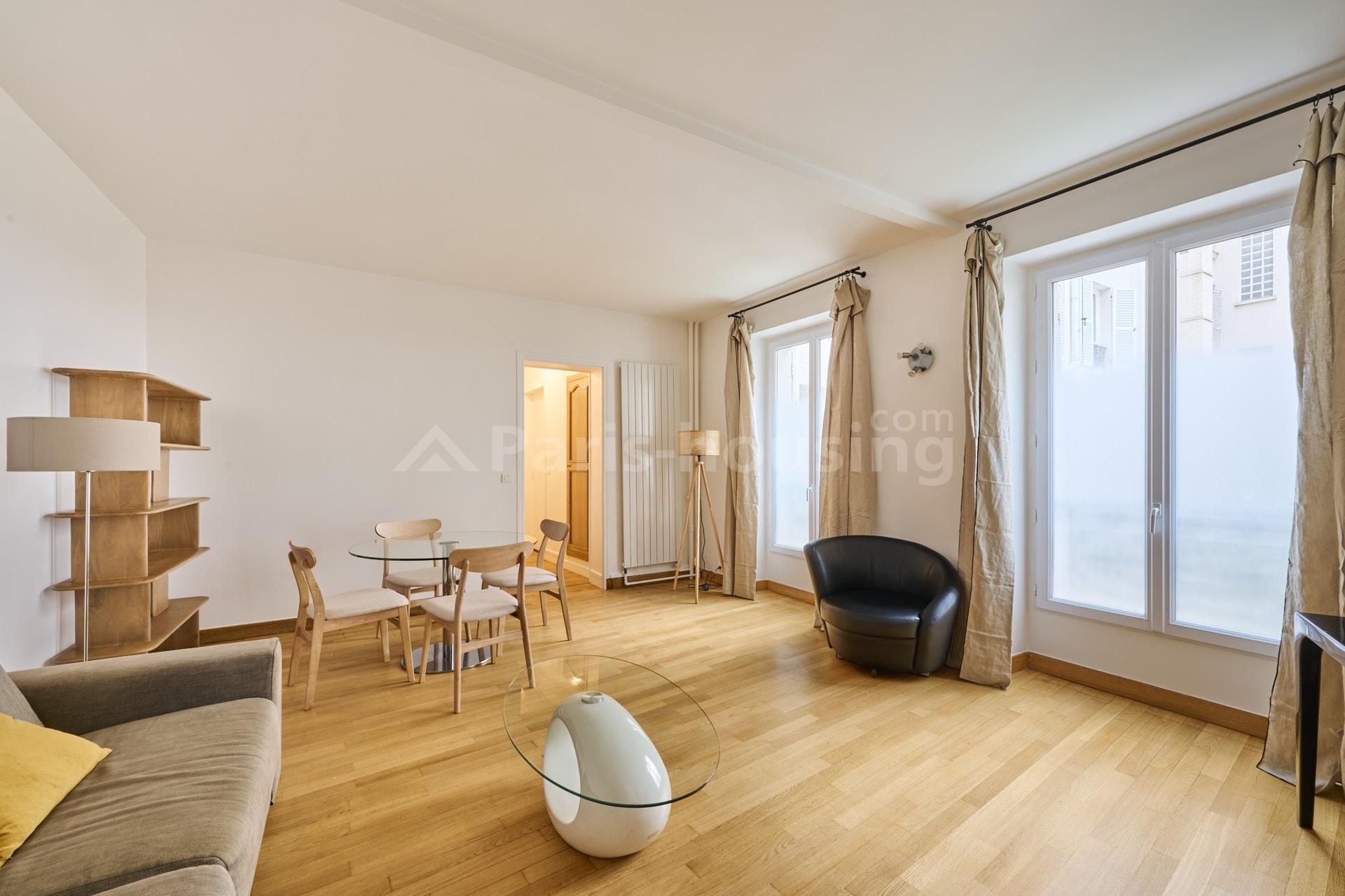 Location appartement meublé, Paris 7ème, 2 pièces, 52m2 - Ref: 140759 - Paris-housing - Image 3