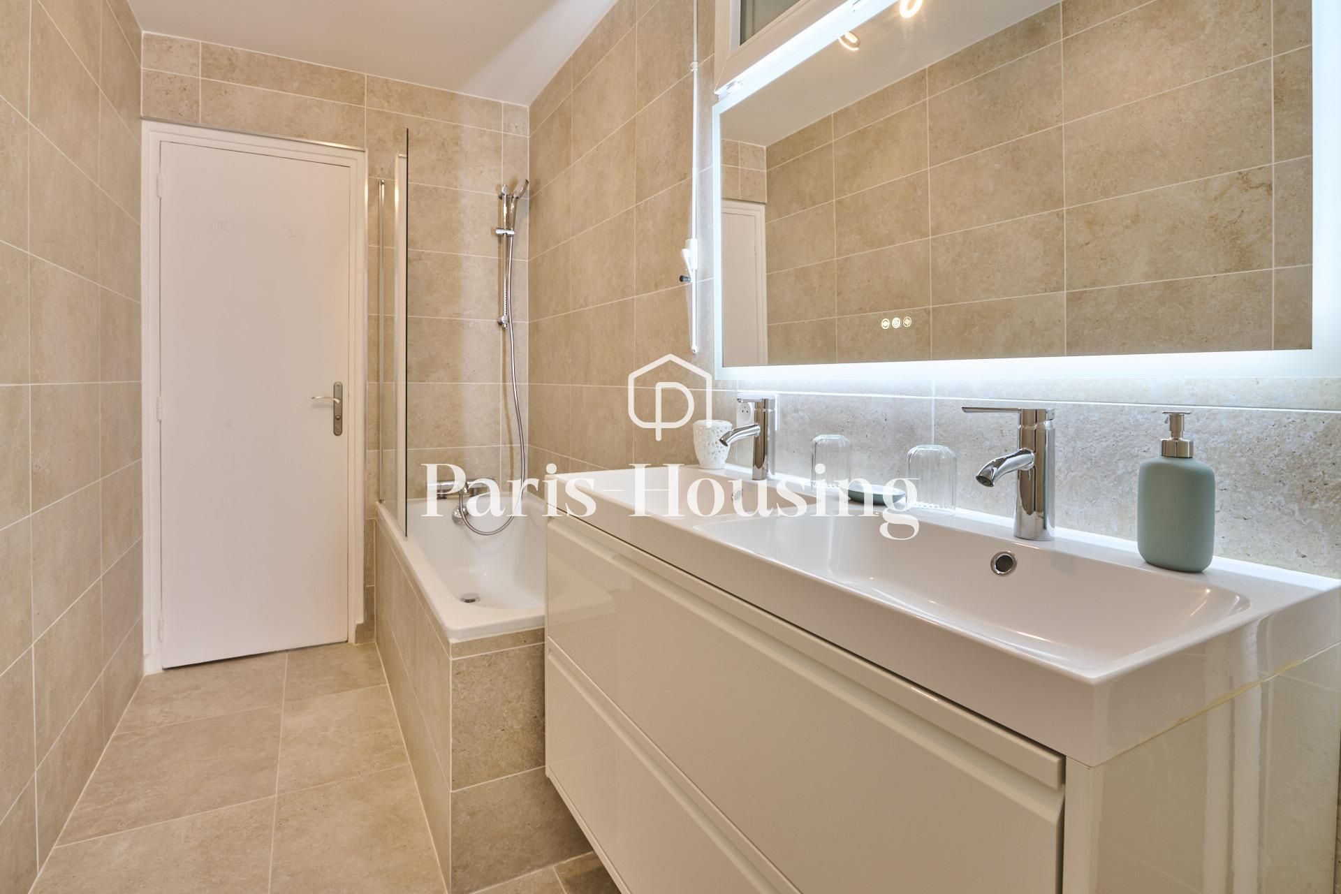 Apartment for rent furnished, Paris 7ème, 2 bedrooms, 72m2 - Ref: 140874 - Paris-housing - Image 14