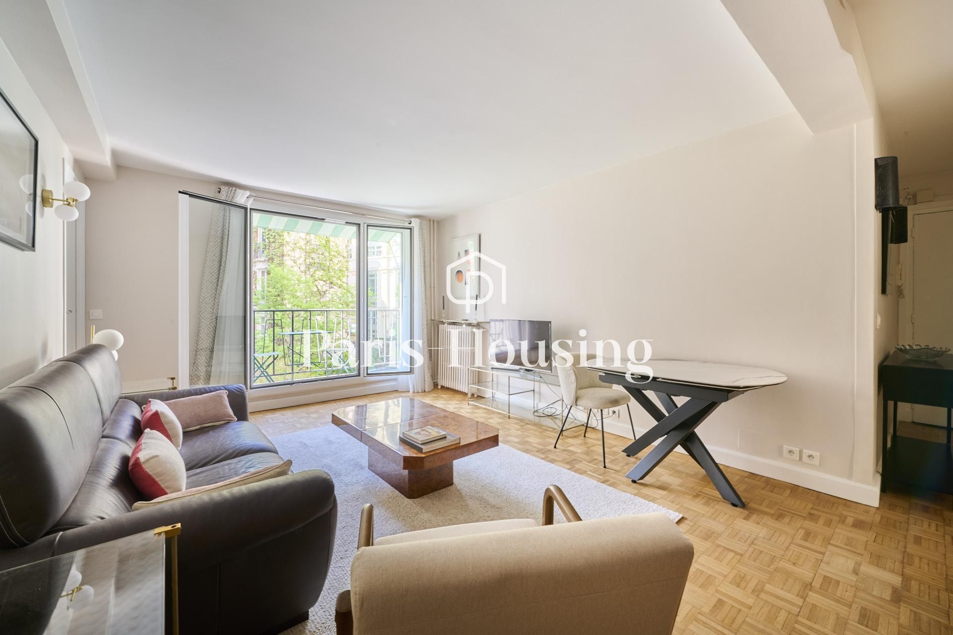 Apartment for rent furnished, Paris 7ème, 2 bedrooms, 72m2 - Ref: 140874 - Paris-housing - Image 3