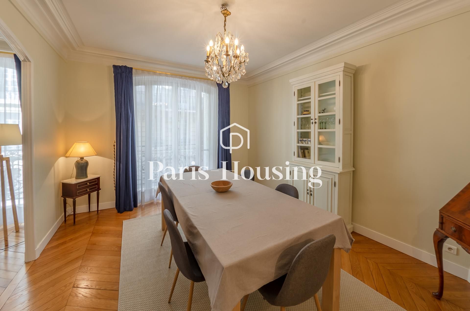 Location appartement meublé, Paris 7ème, 4 pièces, 77.6m2 - Ref: 140883 - Paris-housing - Image 3