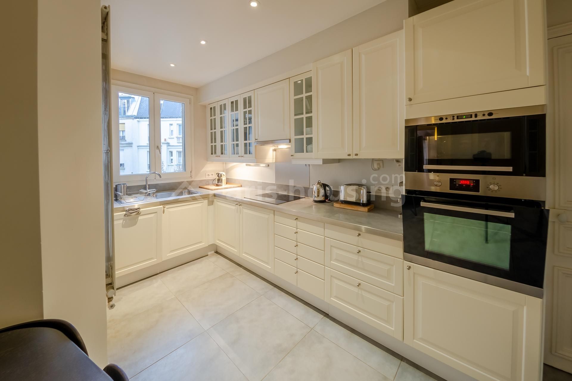 Location appartement meublé, Paris 7ème, 4 pièces, 84.72m2 - Ref: 140920 - Paris-housing - Image 8