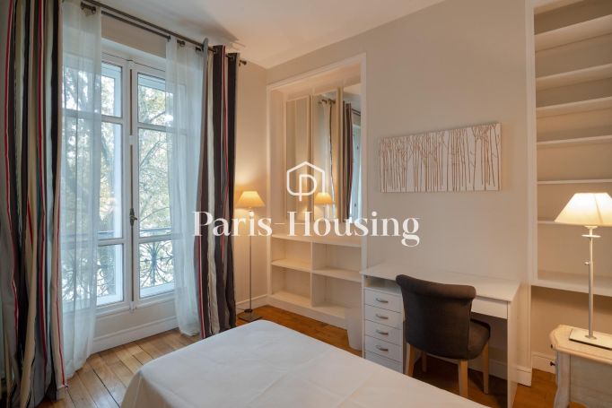 Type&nbsp;: Appartement à vendre, Paris 16ème, 5 pièces, 130.6 m² surf. habitable