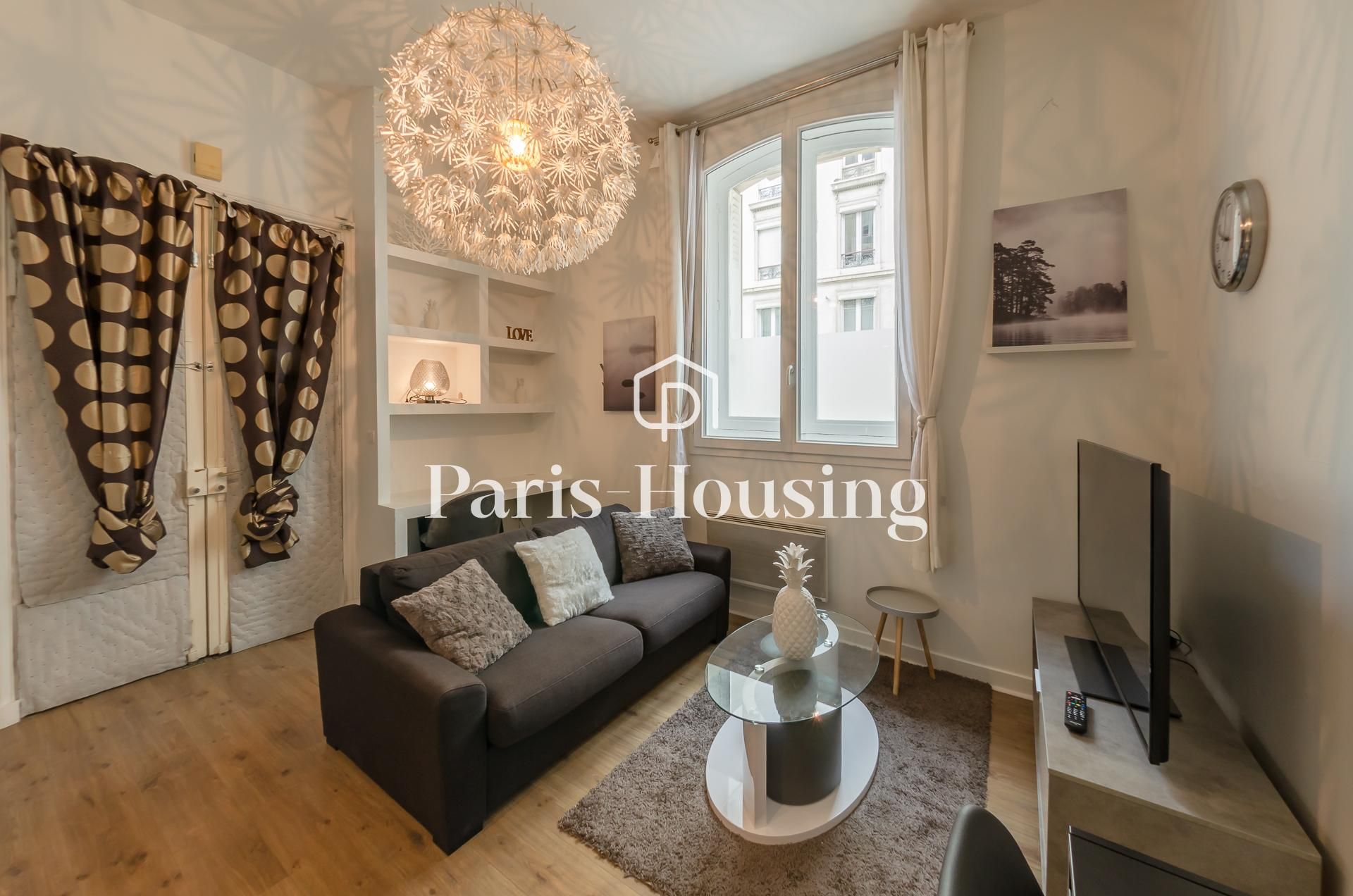 Location appartement meublé, Paris 8ème, 2 pièces, 27m2 - Ref: 141175 - Paris-housing - Image 2