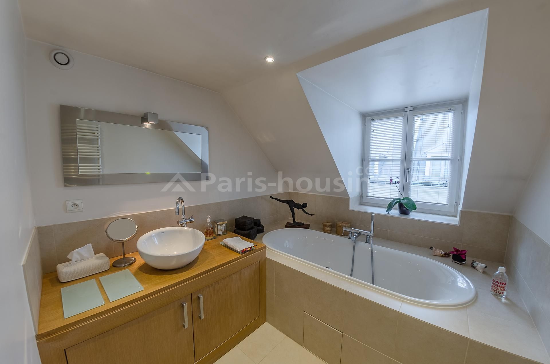 Apartment for rent furnished, Paris 2ème, 3 bedrooms, 121.79m2 - Ref: 160069 - Paris-housing - Image 15