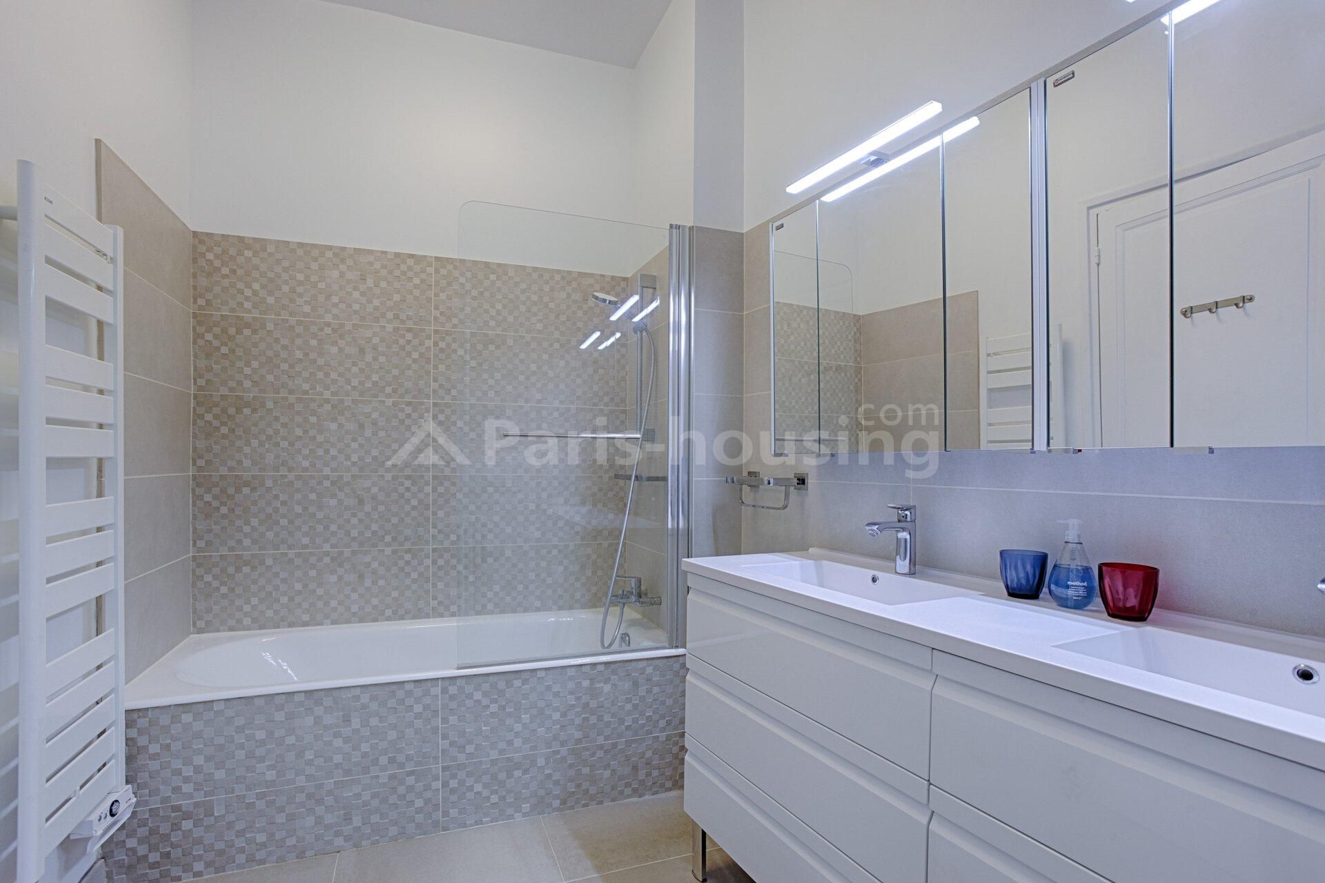 Apartment for rent furnished, Paris 6ème, 3 bedrooms, 136m2 - Ref: 170142 - Paris-housing - Image 9