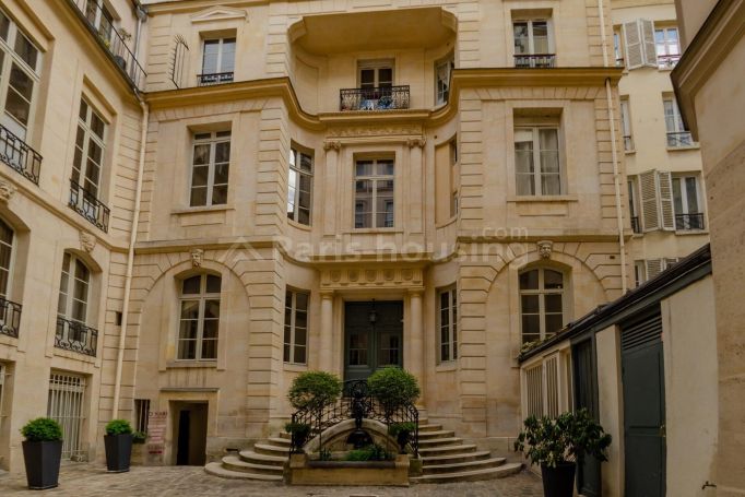 Rue Dussoubs - Paris 2ème Bourse - Montorgueil - Saint - Denis