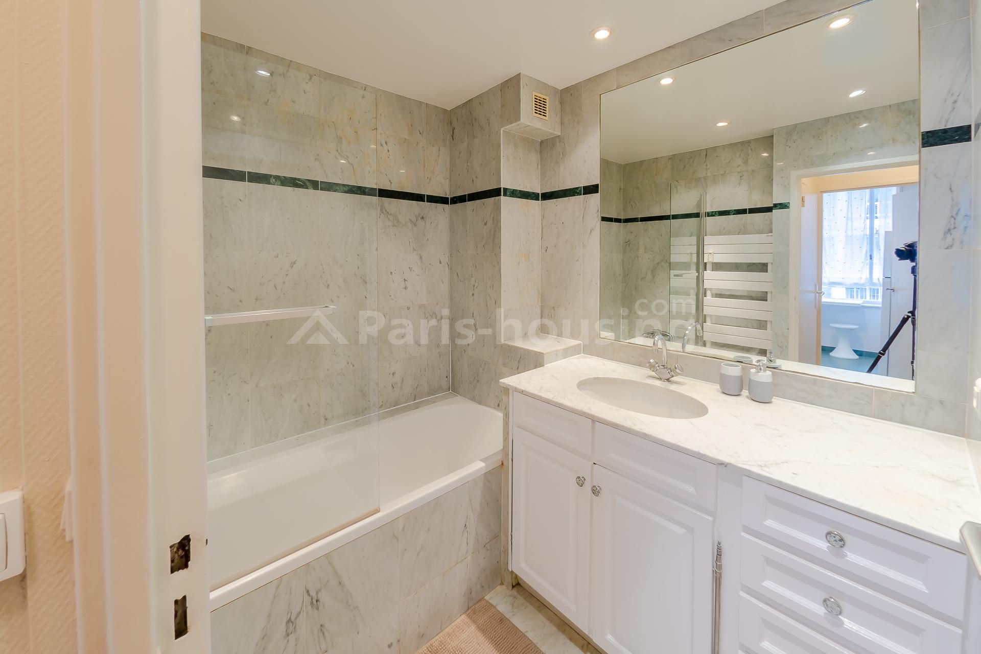 Location appartement meublé, Paris 15ème, 3 pièces, 55m2 - Ref: 180213 - Paris-housing - Image 9