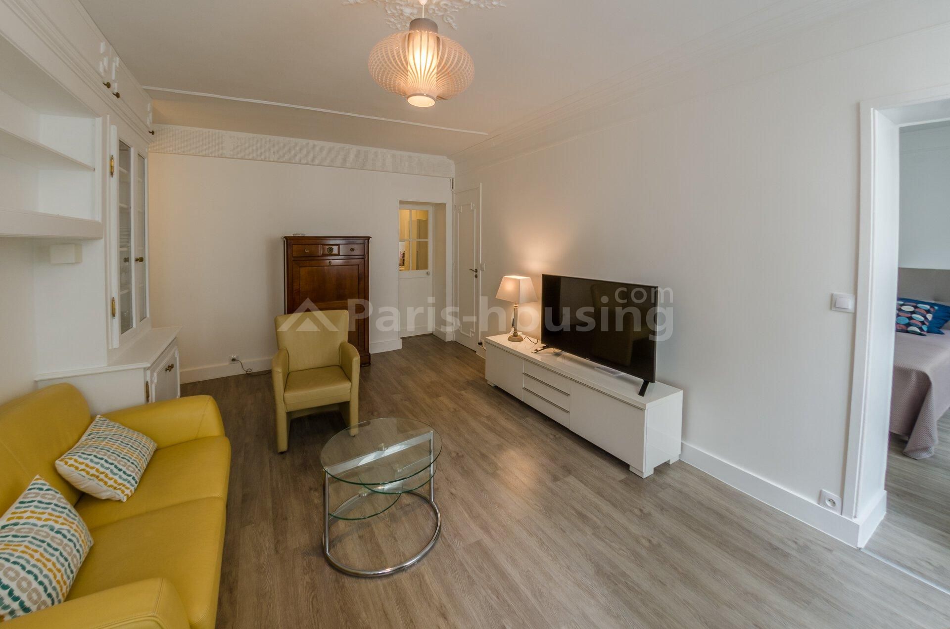 Location appartement meublé, Paris 7ème, 3 pièces, 55.6m2 - Ref: 180218 - Paris-housing - Image 2