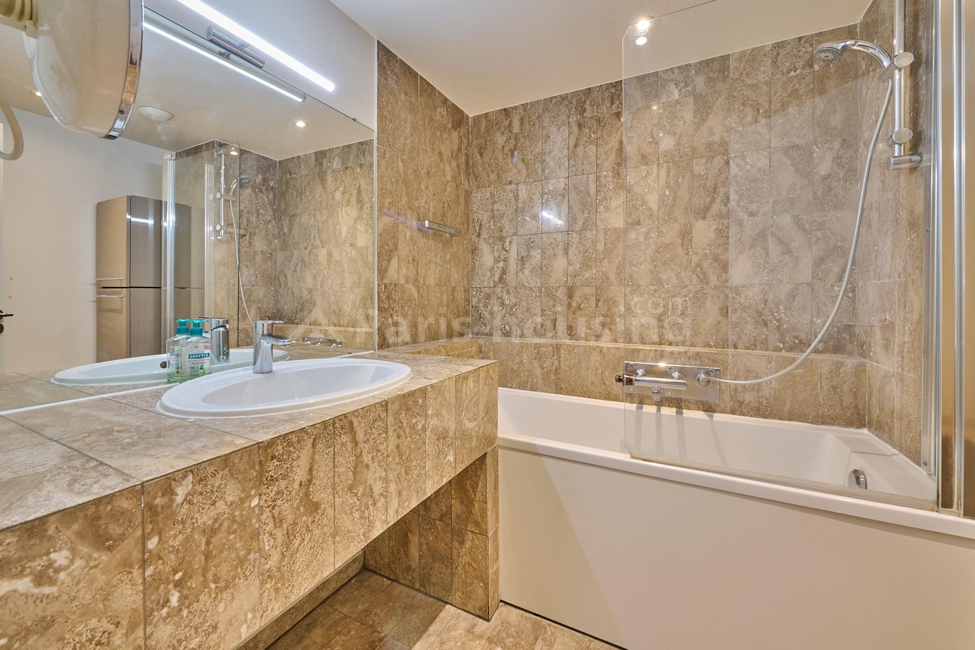 Apartment for rent furnished, Paris 15ème, 1 bedroom, 71.05m2 - Ref: 190299 - Paris-housing - Image 11