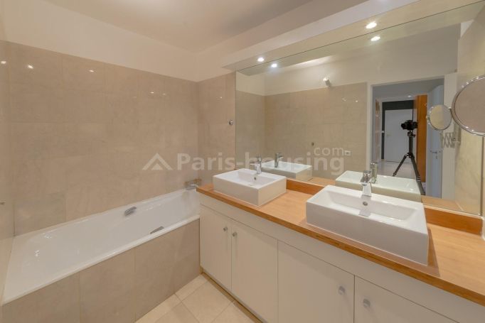 Boulevard de Courcelles - Paris 8ème Élysée - Hoche - Friedland