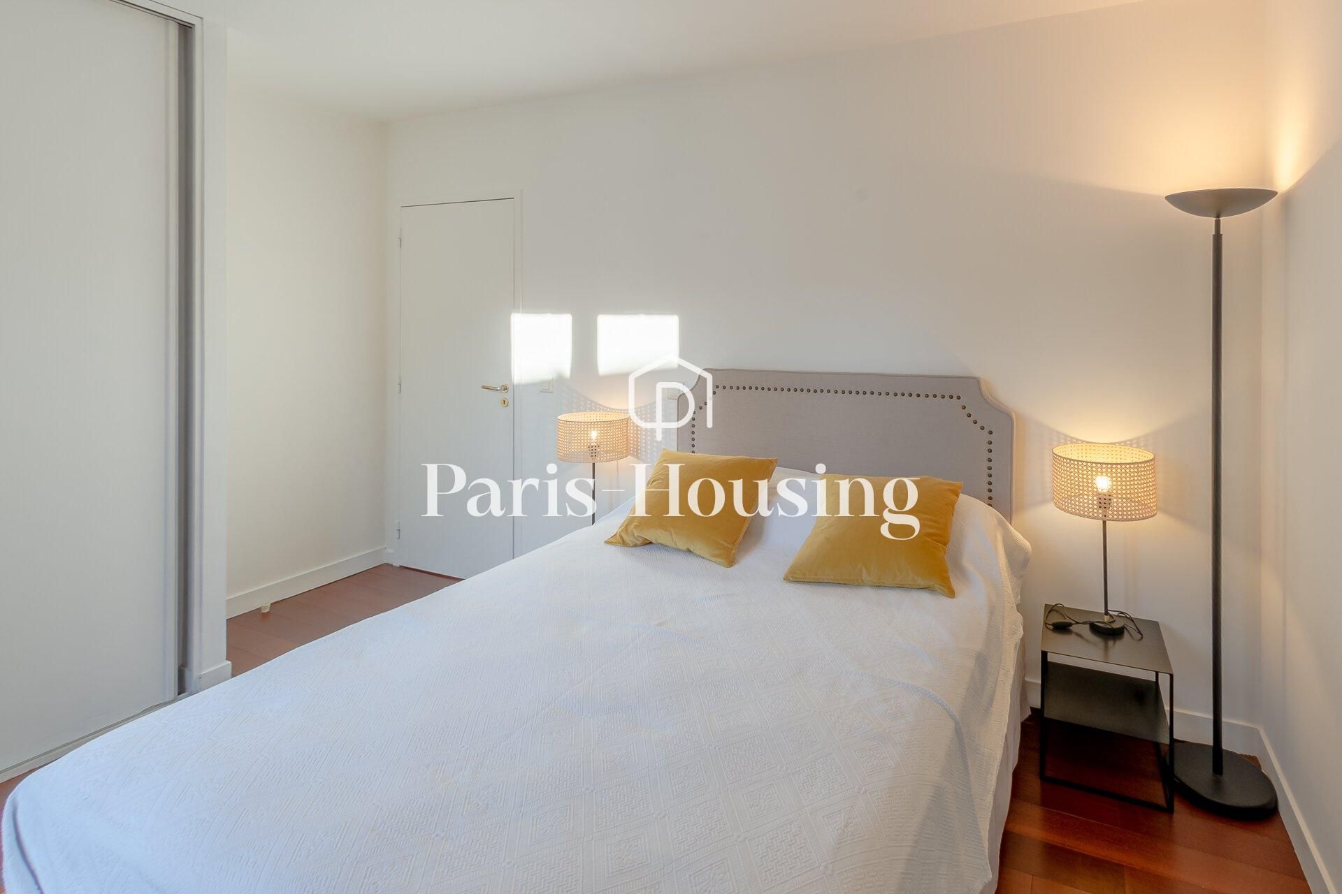 Apartment for rent furnished, Paris 8ème, 3 bedrooms, 136.7m2 - Ref: 200313 - Paris-housing - Image 9