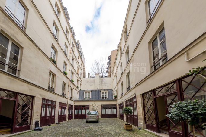 Rue de Verneuil - Paris 7ème Palais-Bourbon - Saint - Thomas d'Aquin