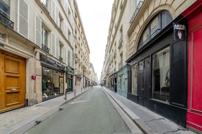 Rue de Verneuil - Paris 7ème Palais-Bourbon - Saint - Thomas d'Aquin