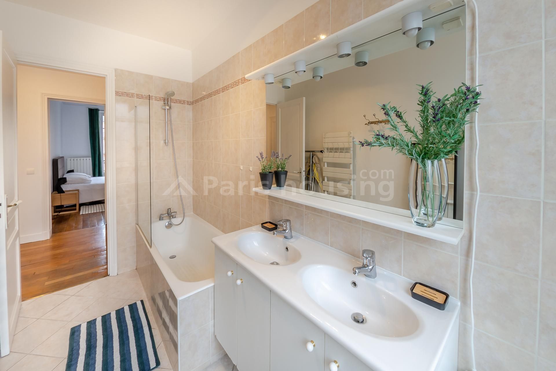 Location appartement meublé, Paris 7ème, 5 pièces, 98.34m2 - Ref: 210362 - Paris-housing - Image 11