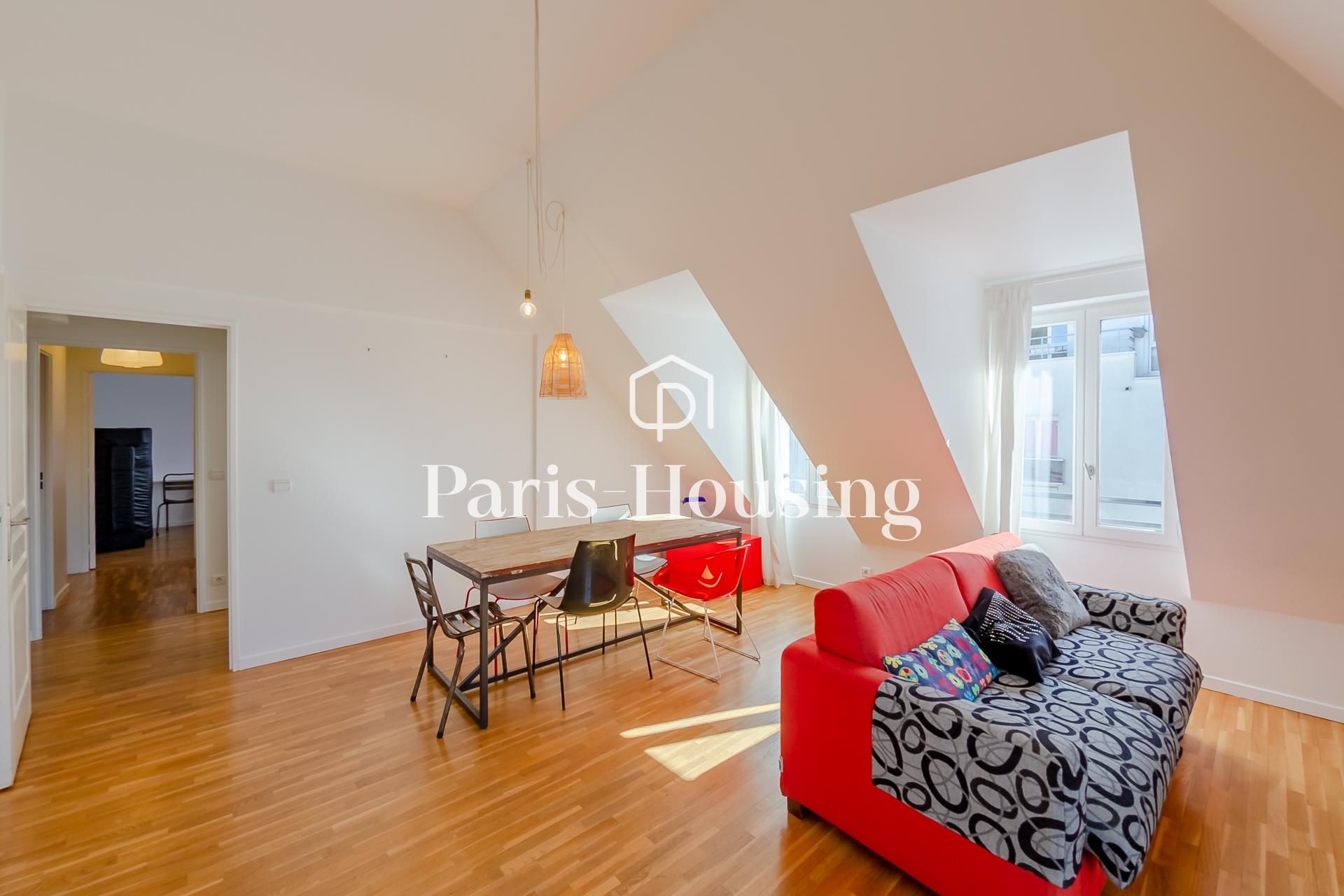 Location appartement meublé, Paris 11ème, 2 pièces, 47.52m2 - Ref: 210376 - Paris-housing - Image 2