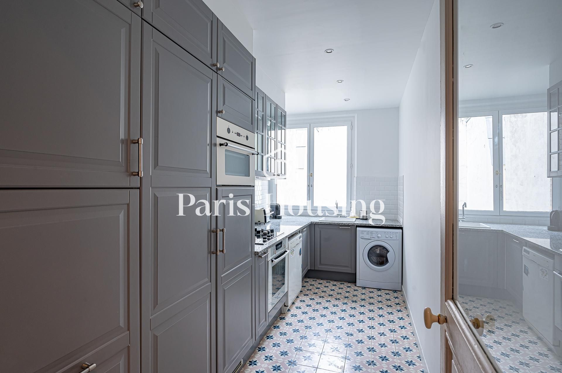 Location appartement meublé, Paris 7ème, 4 pièces, 93.62m2 - Ref: 210381 - Paris-housing - Image 4