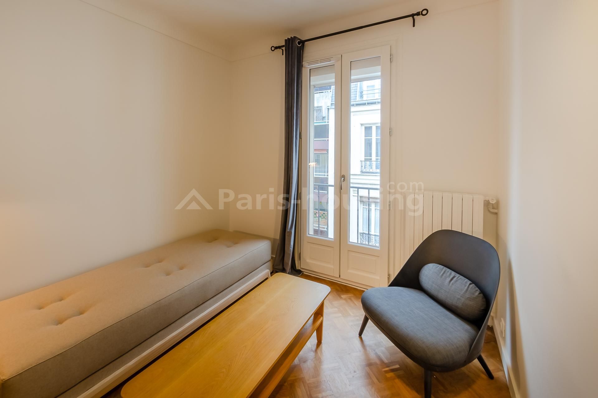Location studio meublé, Paris 7ème, 1 pièce, 20.2m2 - Ref: 210392 - Paris-housing - Image 2