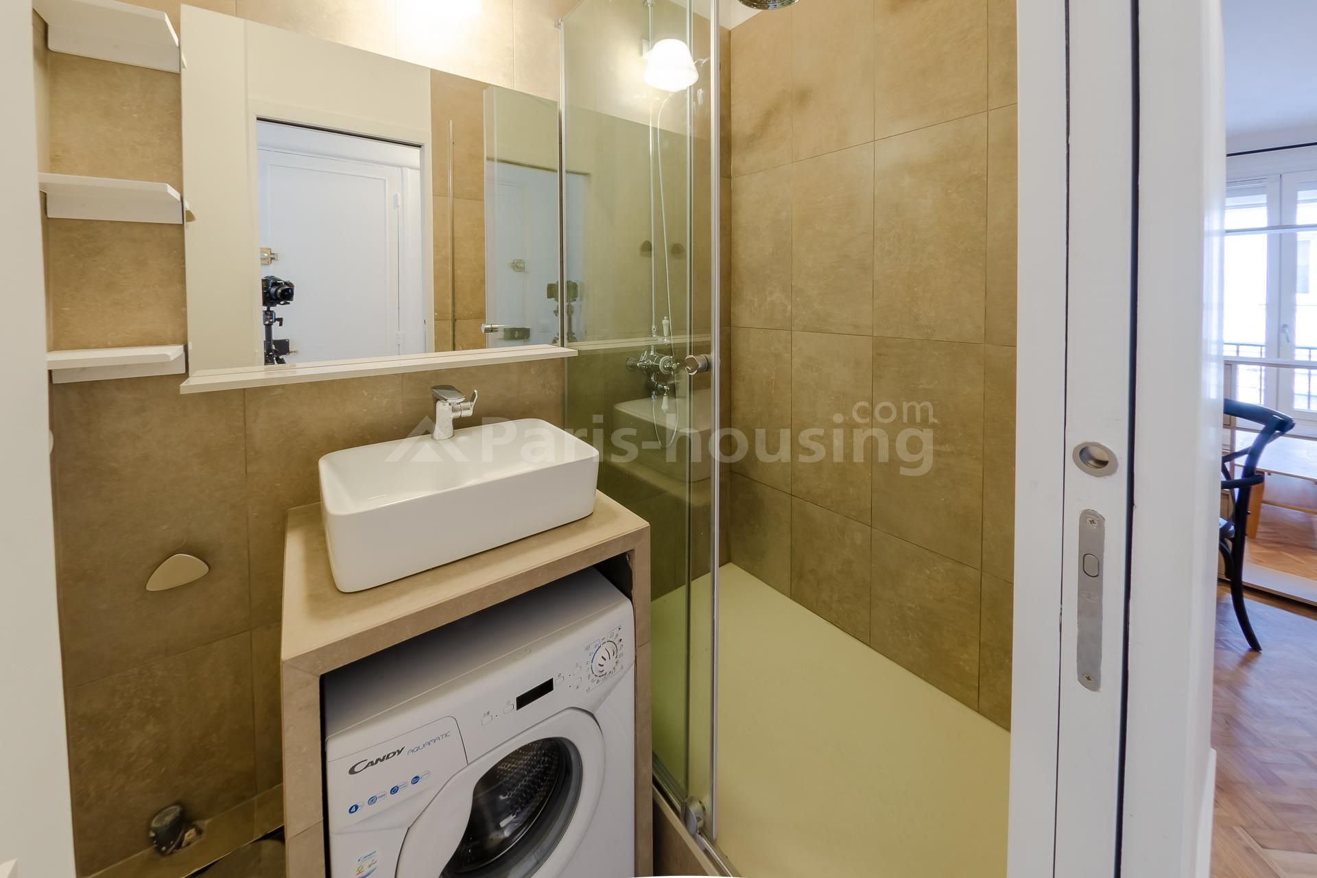 Location studio meublé, Paris 7ème, 1 pièce, 20.2m2 - Ref: 210392 - Paris-housing - Image 8