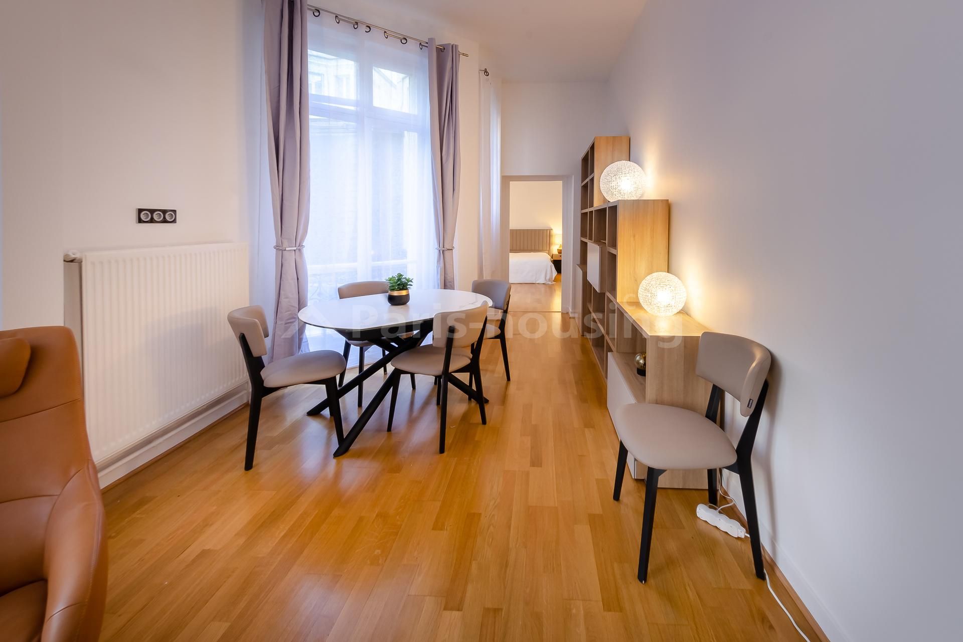 Location appartement meublé, Paris 8ème, 2 pièces, 56.41m2 - Ref: 210395 - Paris-housing - Image 3