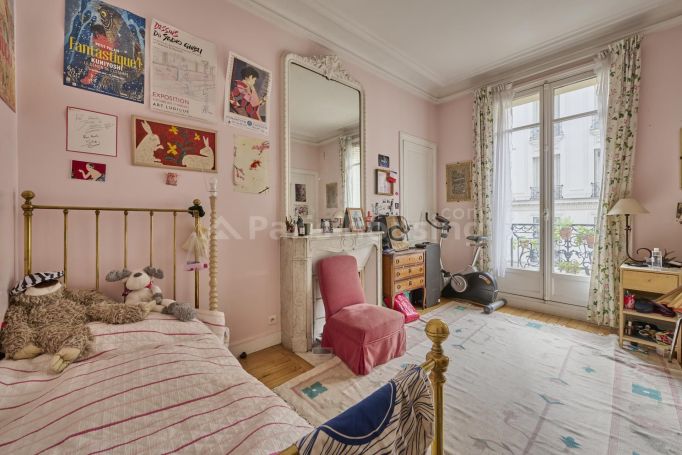 Rue de la Tour - Paris 16ème Passy - Muette - Nord