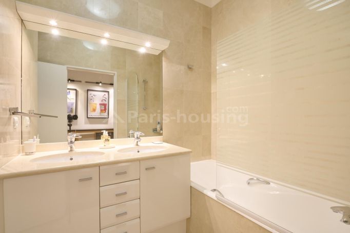 Avenue Raymond Poincaré - Paris 16ème Passy - Chaillot