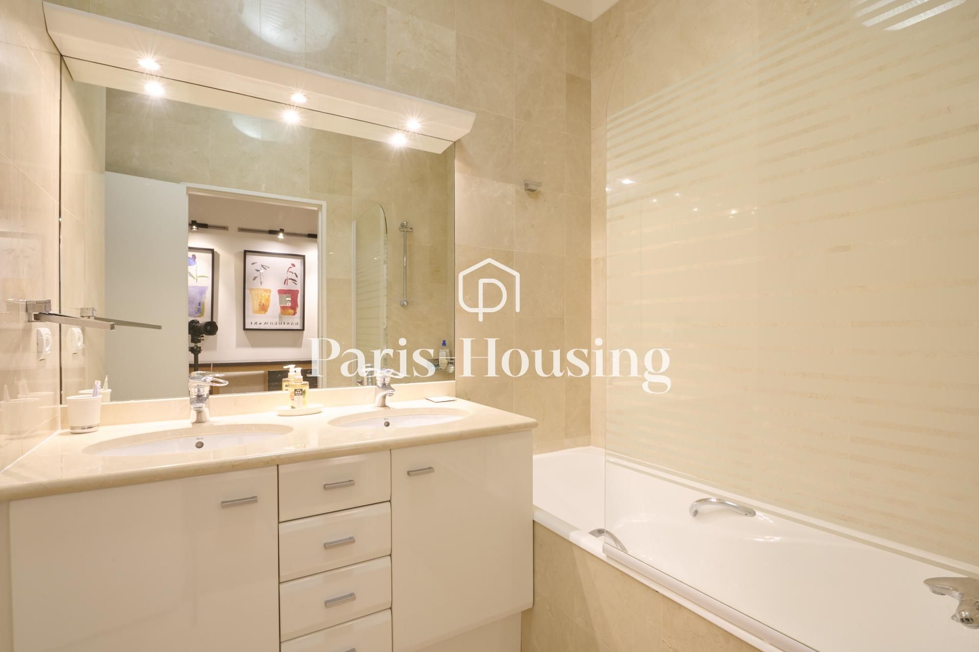 Apartment for rent furnished, Paris 16ème, 2 bedrooms, 113.8m2 - Ref: 230452 - Paris-housing - Image 11