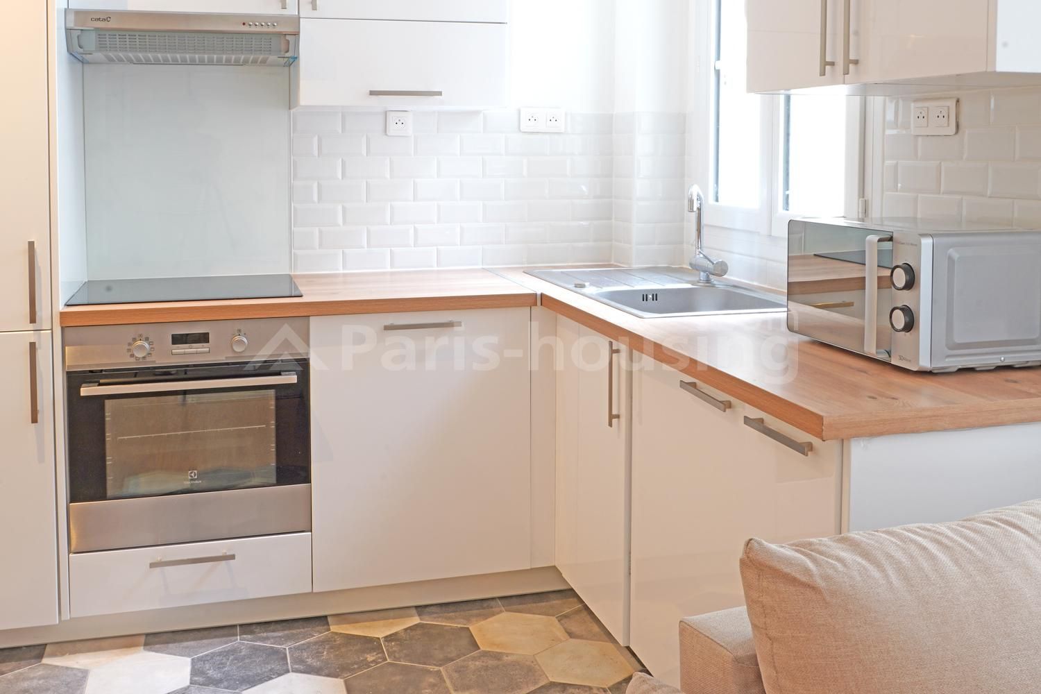 Location appartement meublé, Paris 10ème, 2 pièces, 40.7m2 - Ref: 240487 - Paris-housing - Image 3