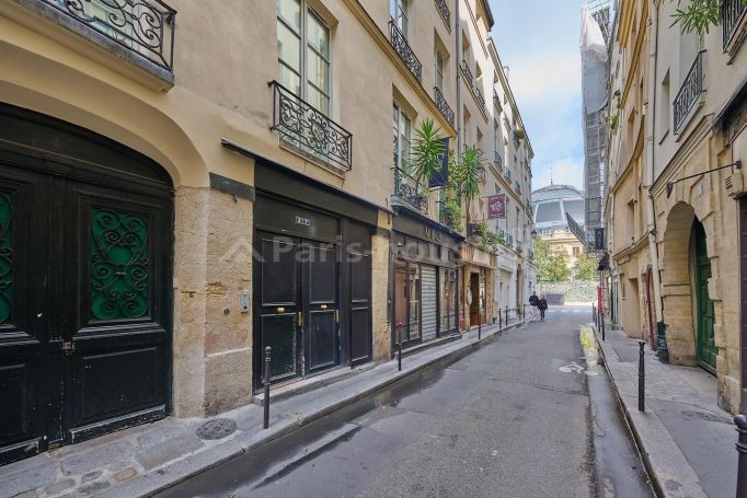 Rue Sauval - Paris 1er Louvre - Châtelet - Les Halles