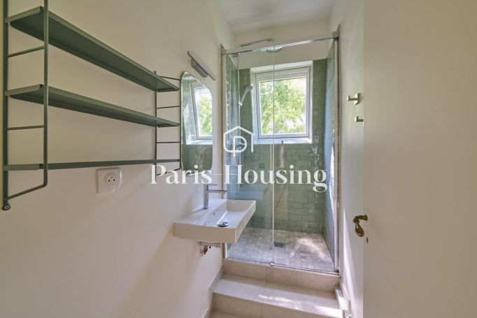 Type: Apartment for rent status: furnished, Levallois-Perret, 4 bedrooms, 143.11 m² living area