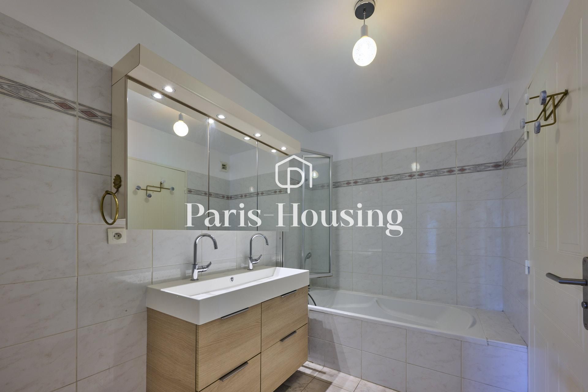 Apartment for rent furnished, Paris 15ème, 2 bedrooms, 98.71m2 - Ref: 250532 - Paris-housing - Image 11