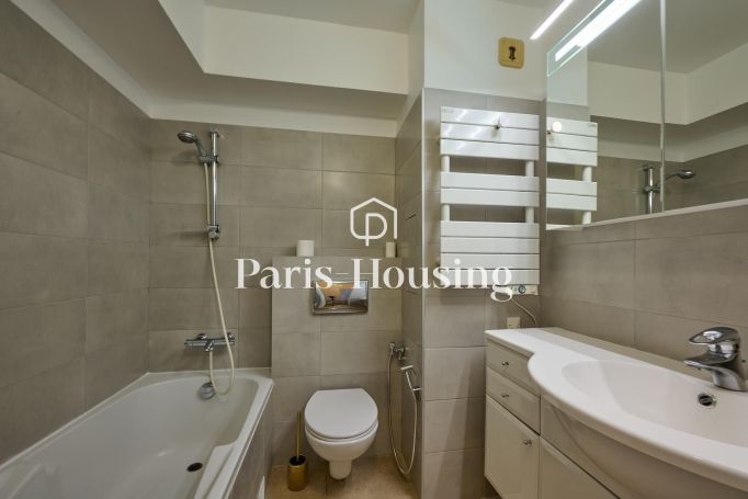 Type: Apartment for rent status: unfurnished, Courbevoie, 3 bedrooms, 110.56 m² living area