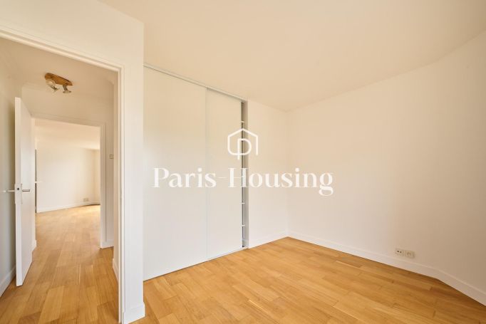 Type: Apartment for rent status: unfurnished, Courbevoie, 3 bedrooms, 110.56 m² living area