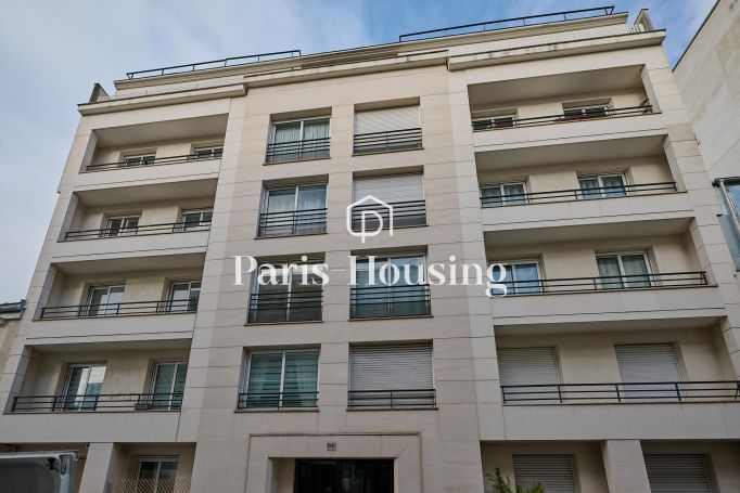 Type: Apartment for rent status: unfurnished, Paris 15ème, 2 bedrooms, 68.75 m² living area