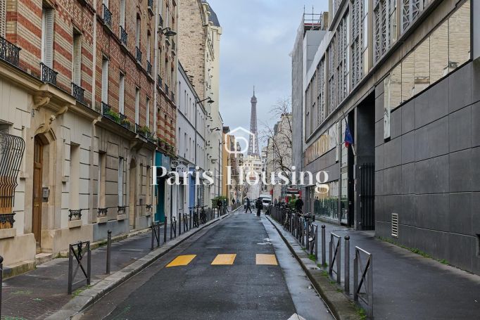 Type: Apartment for rent status: unfurnished, Paris 15ème, 2 bedrooms, 68.75 m² living area