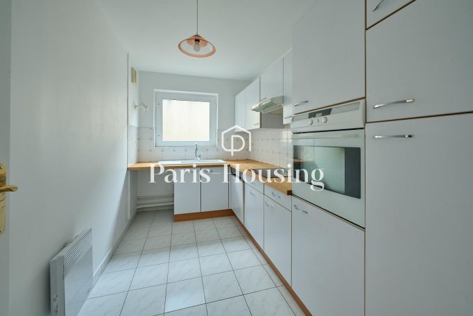 Type: Apartment for rent status: unfurnished, Paris 15ème, 2 bedrooms, 68.75 m² living area