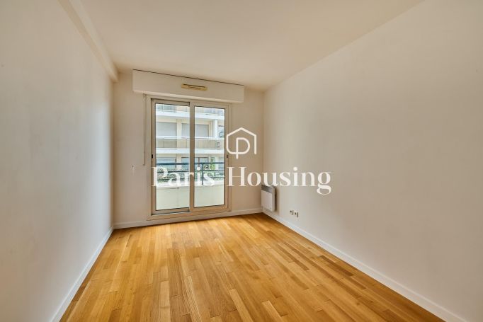 Type: Apartment for rent status: unfurnished, Paris 15ème, 2 bedrooms, 68.75 m² living area