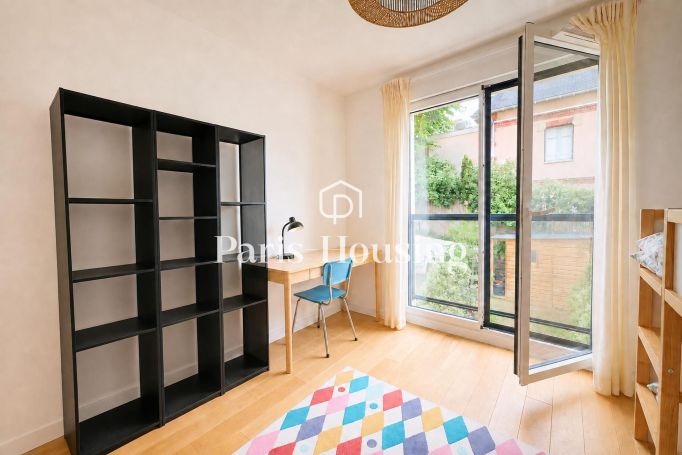 Type: Apartment for rent status: furnished, Garches, 3 bedrooms, 122.8 m² living area