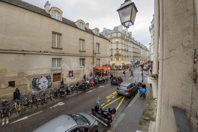 37 Rue Du Roi De Sicile 75004 Paris Studio to rent in Paris 75004 - €900 per month - Ref 140126