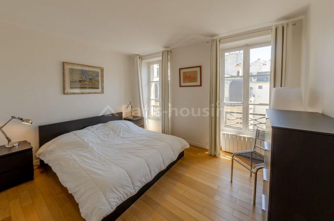 Apartment to rent in Paris 75007 - 2 beds - €2,600 per month - Ref 150006