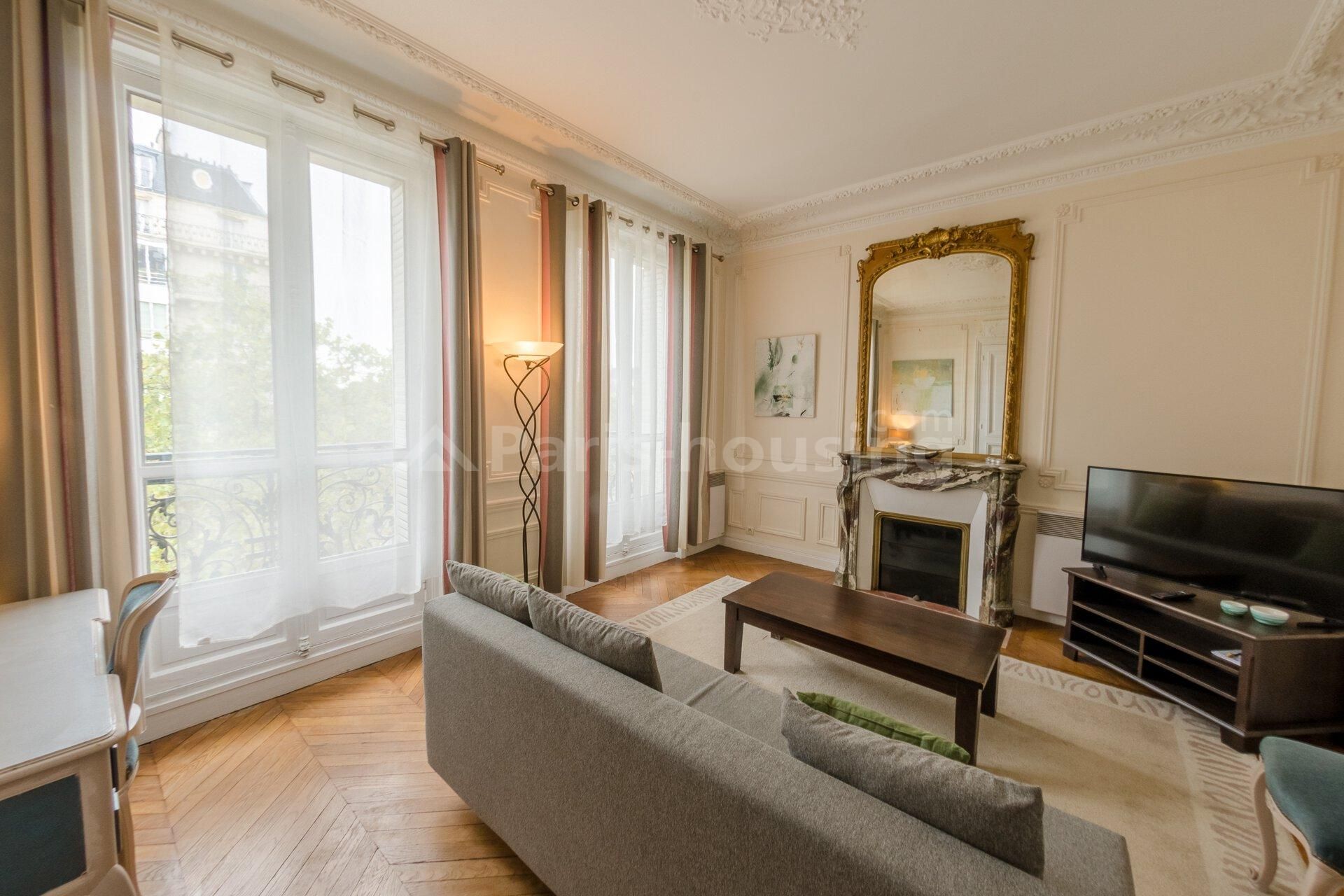 Apartment to rent in Paris 75007 2 beds €3,000 per month Ref 170148