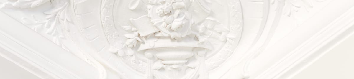 Buy an apartment in Paris - detail of Parisian molding